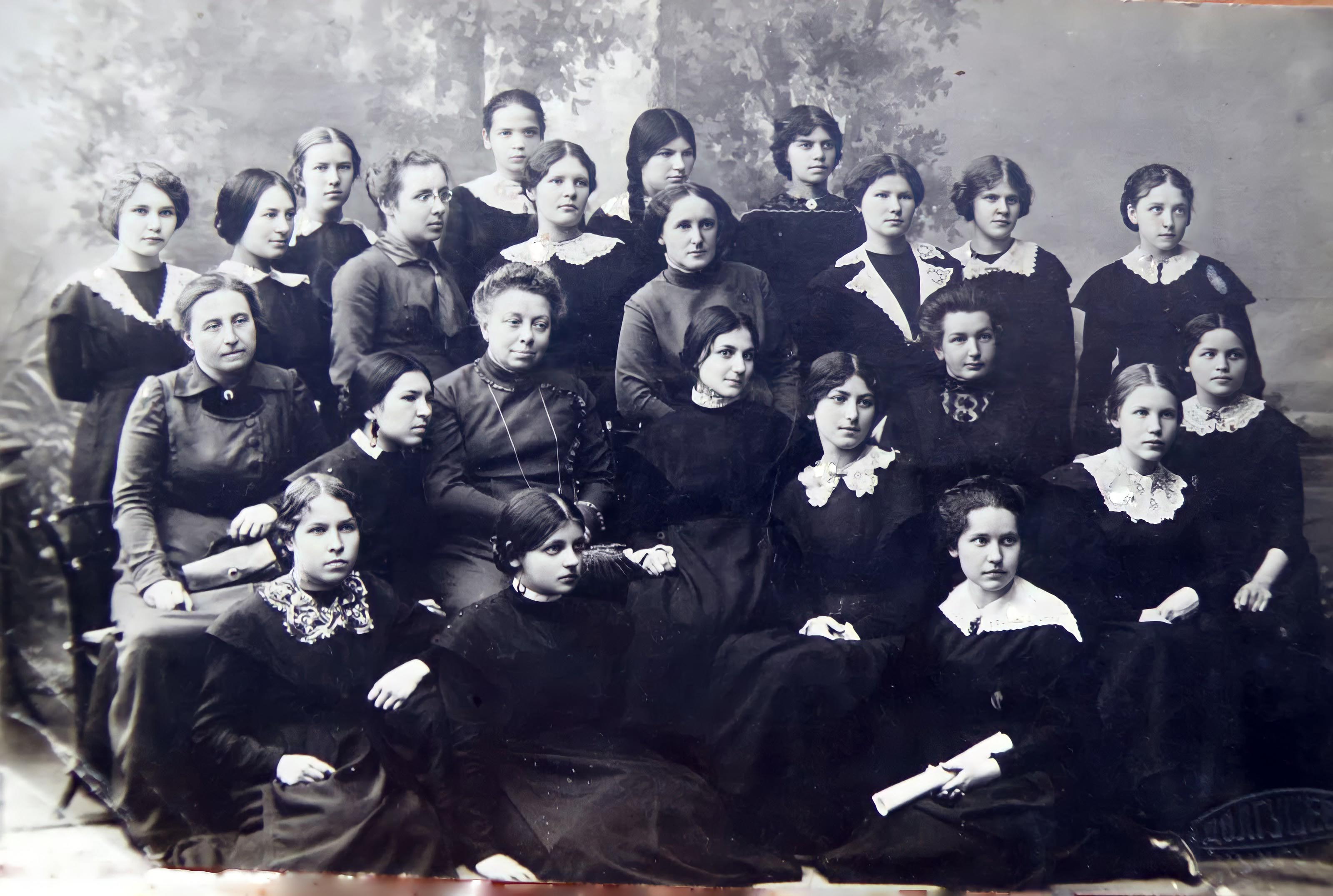 7-ой класс Кунгурской женской гимназии.1914 г.
